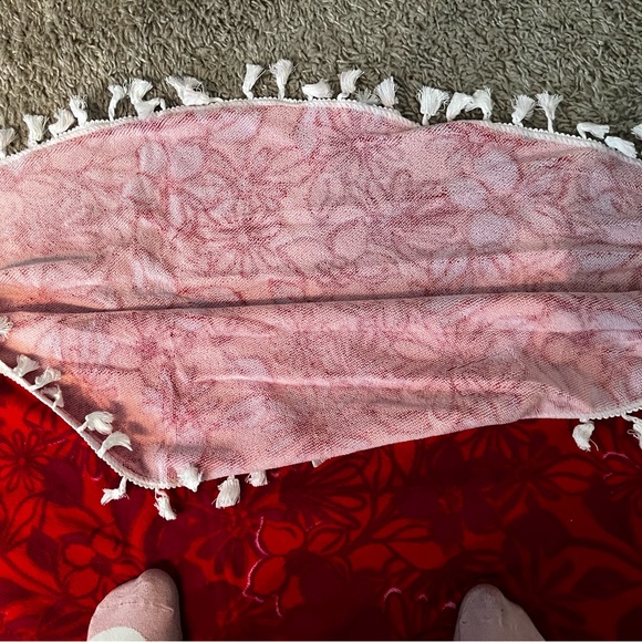 Adore Me Circle Towel - Picture 3 of 4